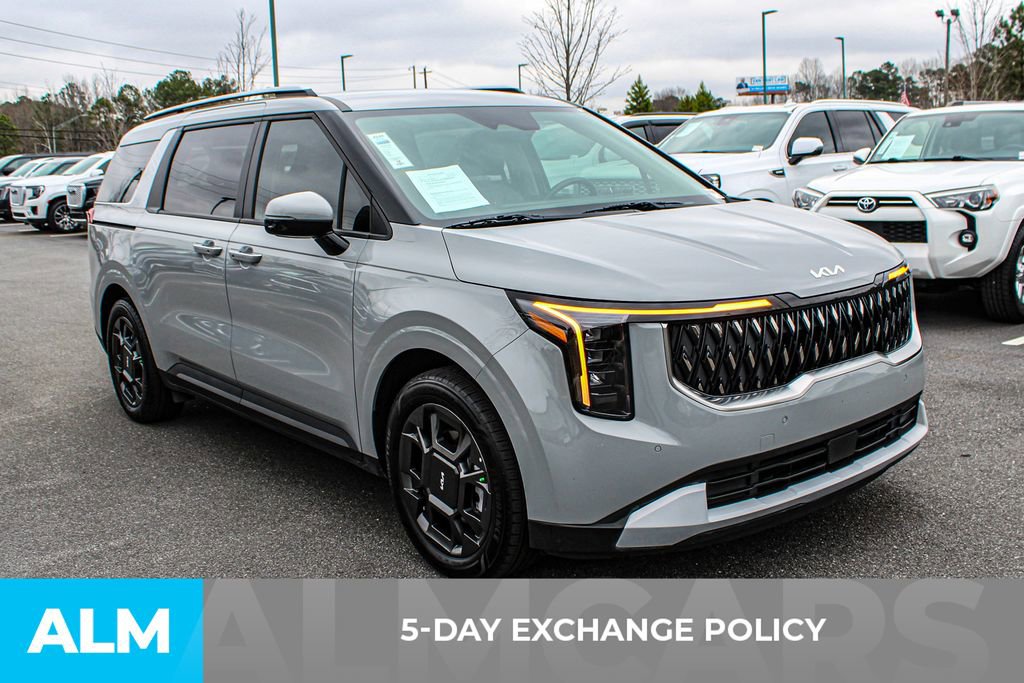 Used 2025 Kia Carnival EX image 4