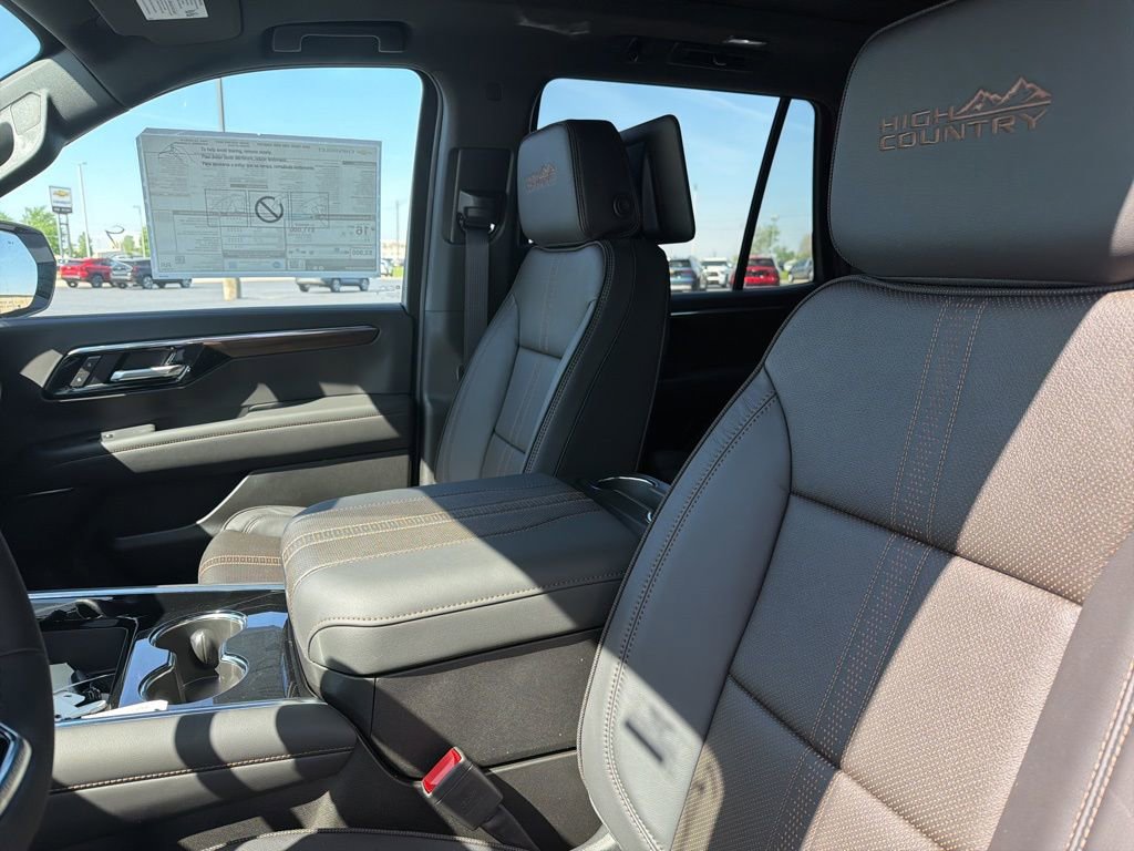 New 2026 Chevrolet Tahoe High Country AWD/4WD image 17