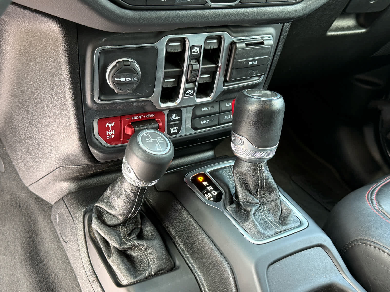 Used 2024 Jeep Wrangler Unlimited Rubicon AWD/4WD image 22