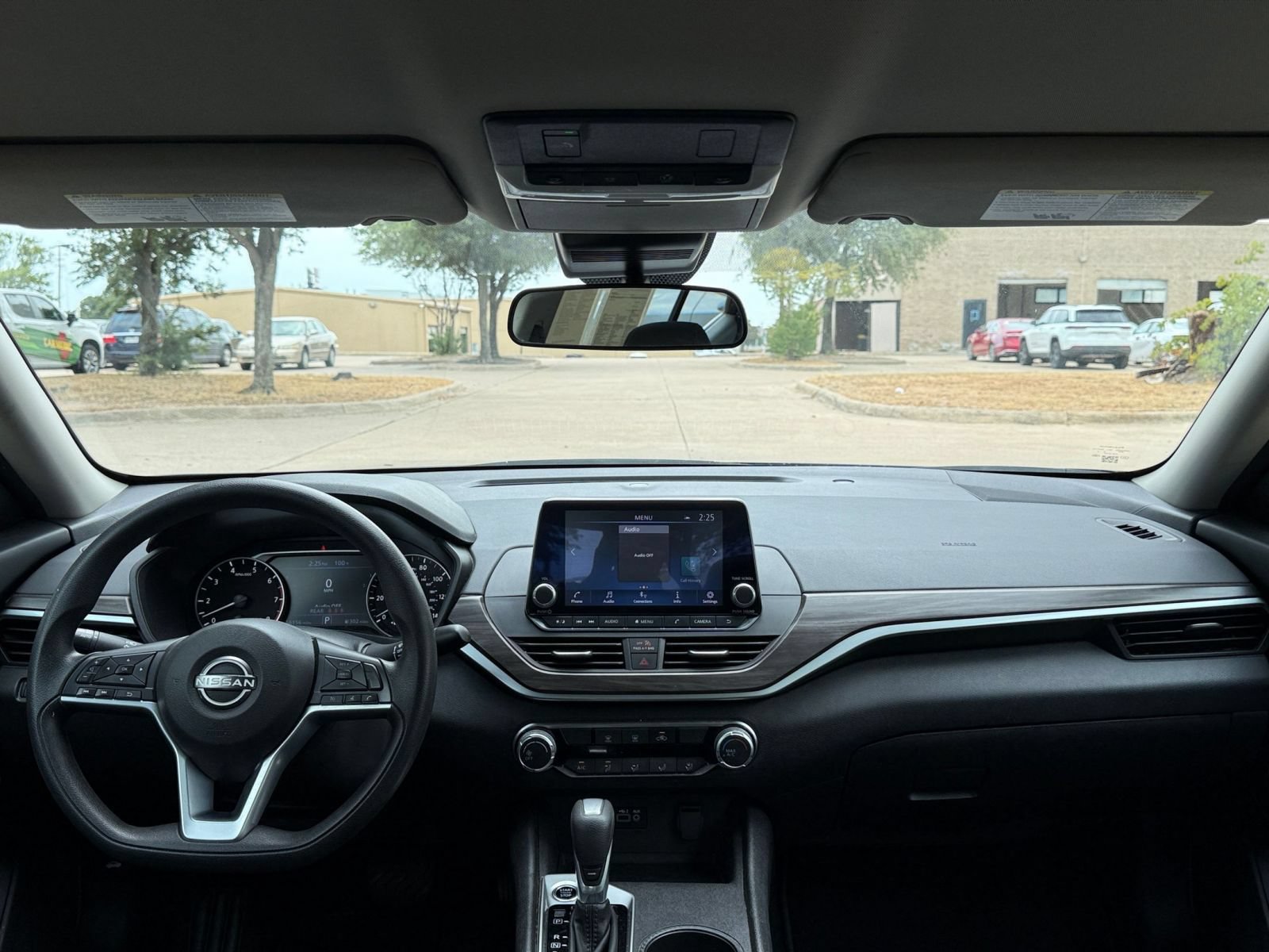 Used 2025 Nissan Altima 2.5 SV FWD image 28