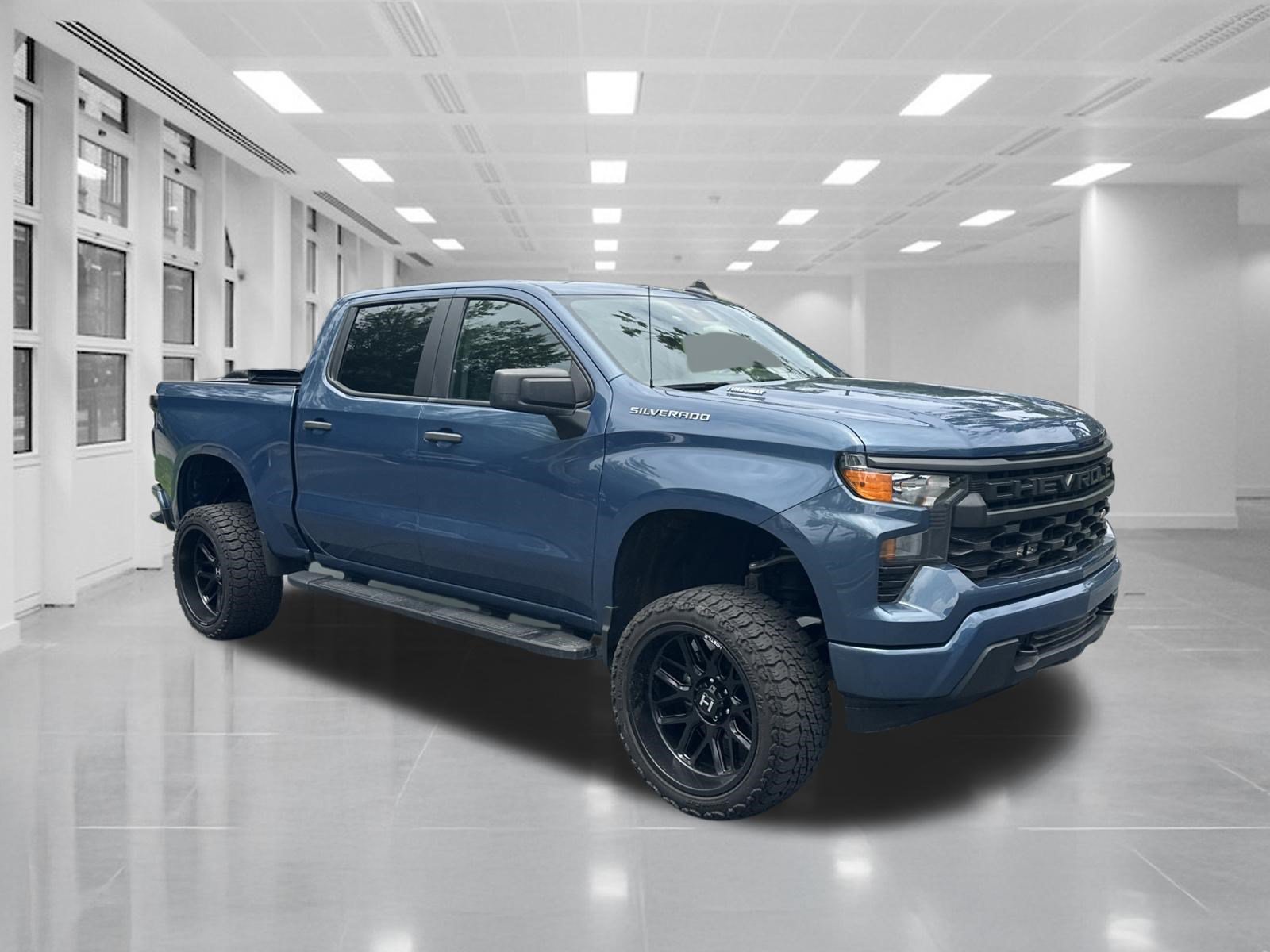 Used 2024 Chevrolet Silverado 1500 Custom RWD image 3
