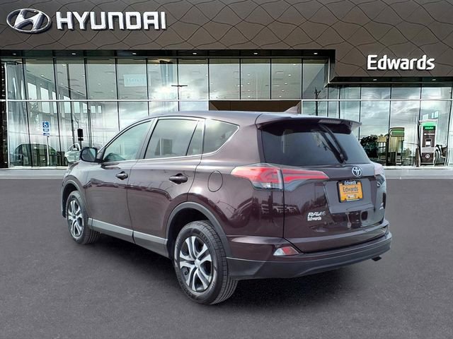 Used 2018 Toyota RAV4 LE image 5