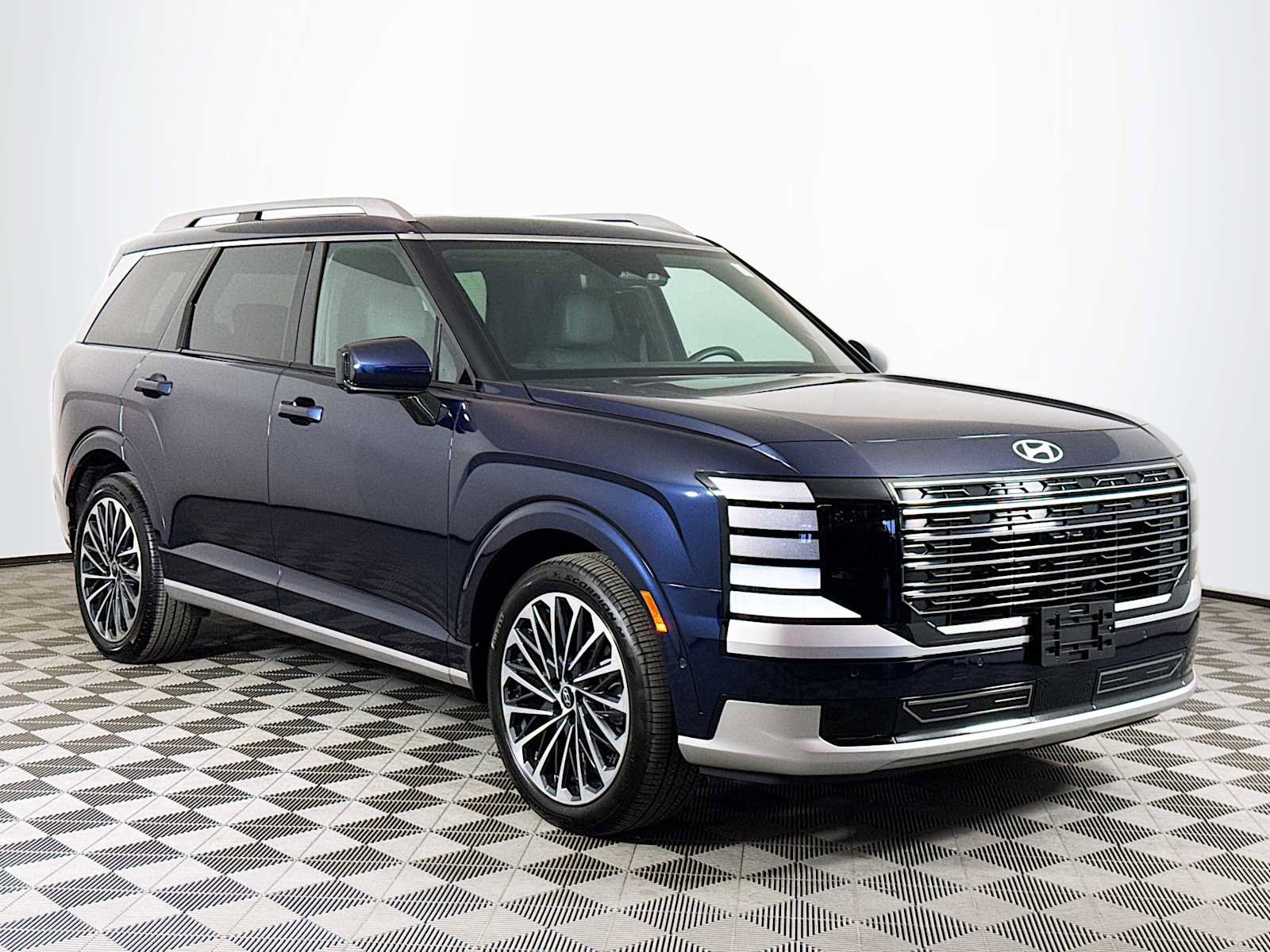 Used 2026 Hyundai Palisade Calligraphy AWD/4WD image 3