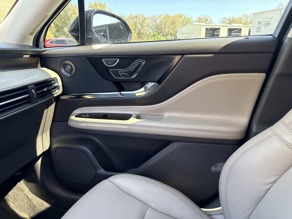 Certified 2020 Lincoln Corsair Reserve image 22