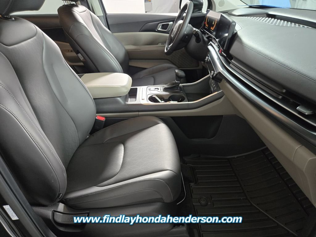 Used 2026 Kia Carnival FWD image 22