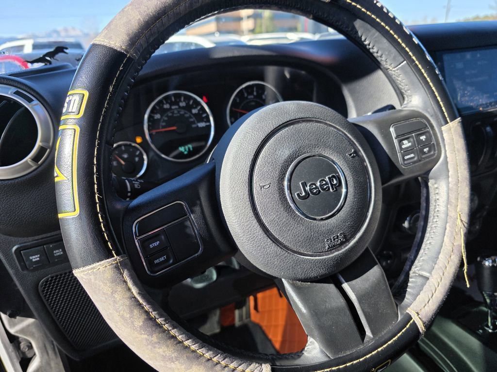 Used 2017 Jeep Wrangler Rubicon w/ Power Convenience Group image 18