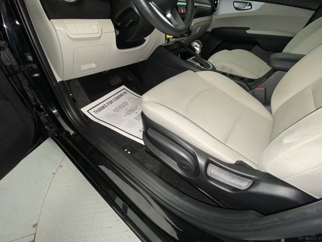 Used 2023 Kia Forte LXS image 12