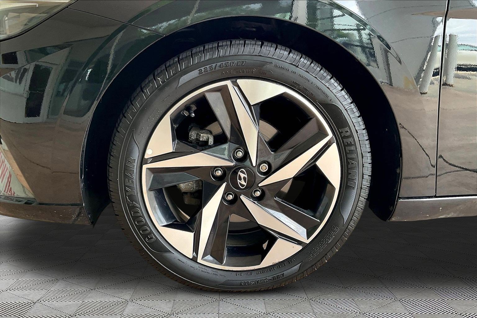 Used 2021 Hyundai Elantra Limited FWD image 30