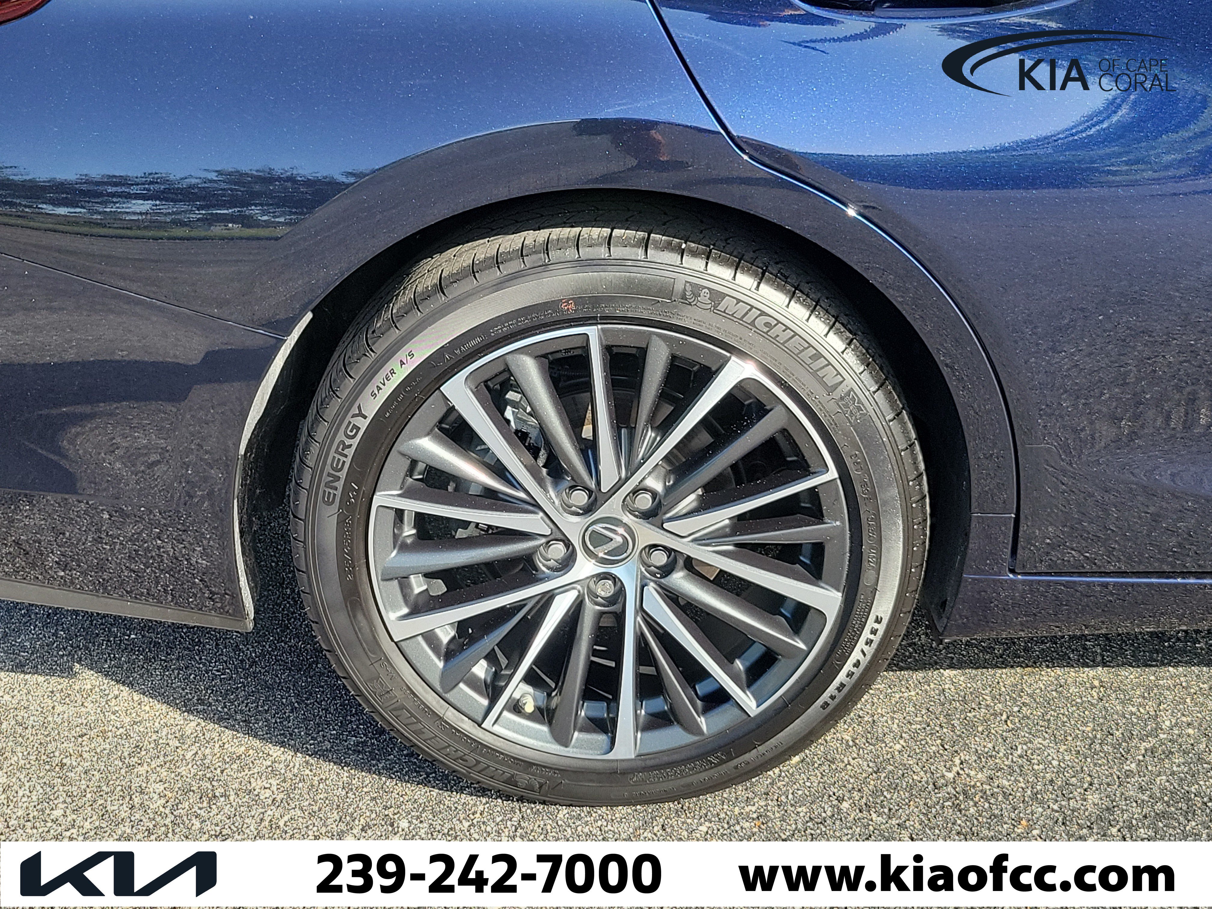 Used 2025 Lexus ES 350 w/ Premium Package FWD image 9
