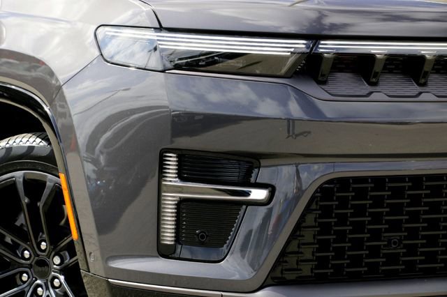 New 2026 Jeep Grand Wagoneer Summit image 3