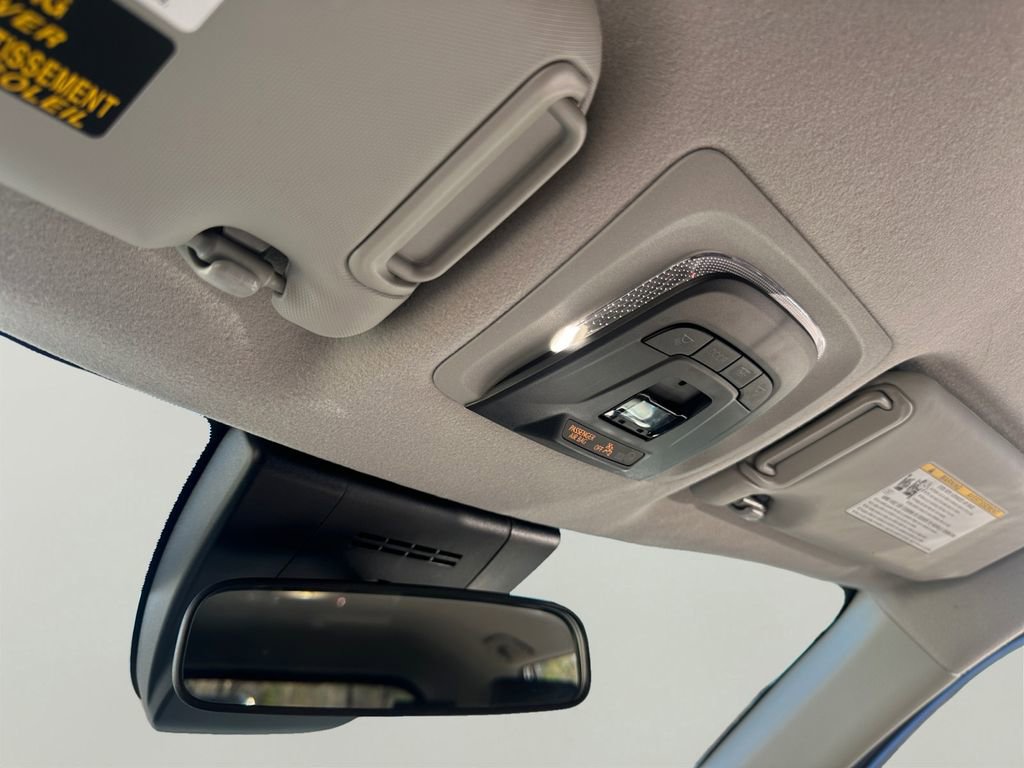 Used 2024 Toyota Corolla Cross LE image 21