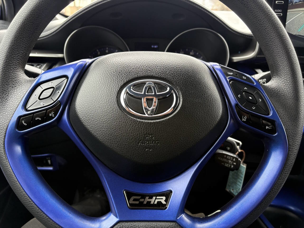Used 2019 Toyota C-HR LE image 40