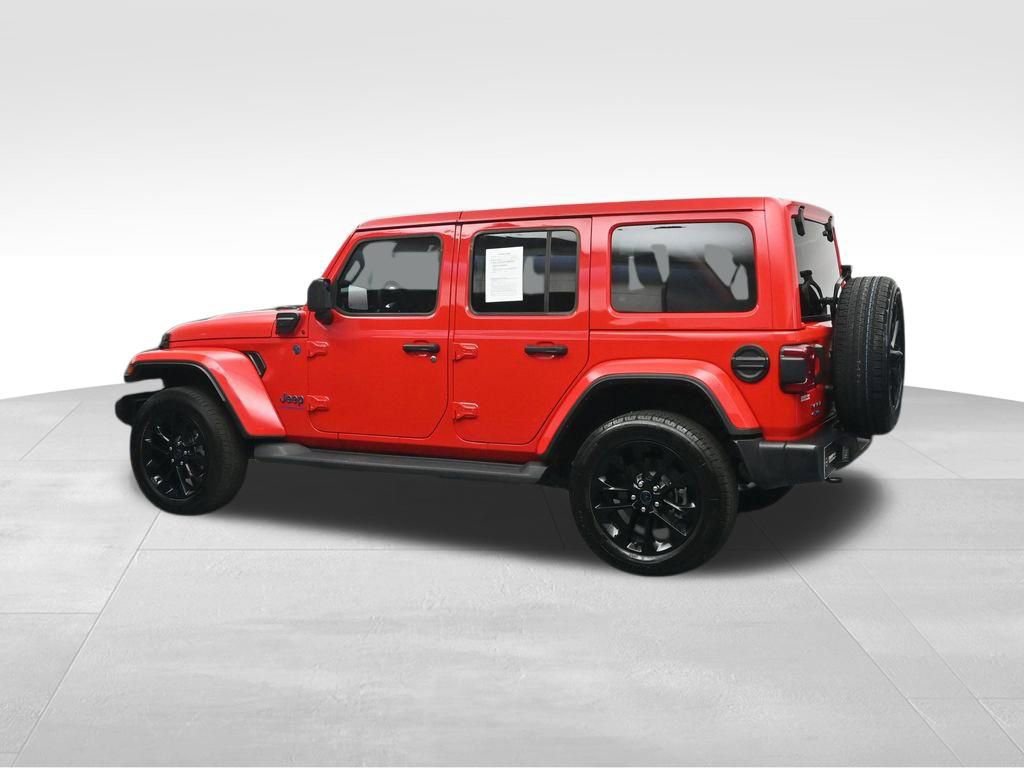 Used 2025 Jeep Wrangler Unlimited Sahara AWD/4WD image 3