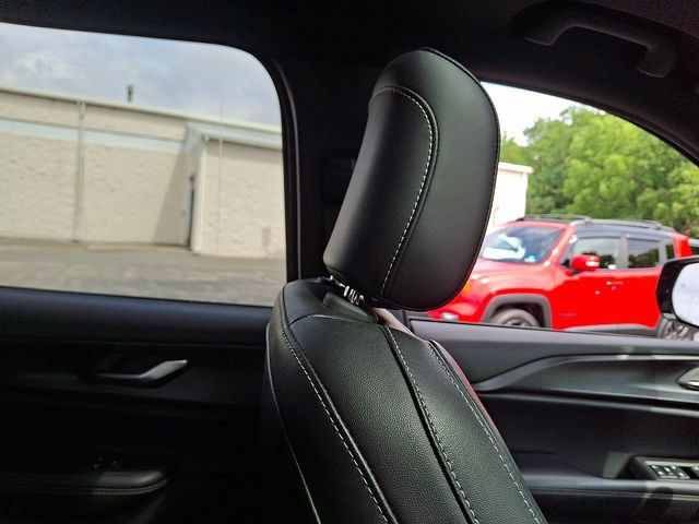 Certified 2023 Jeep Grand Cherokee L Laredo AWD/4WD image 13