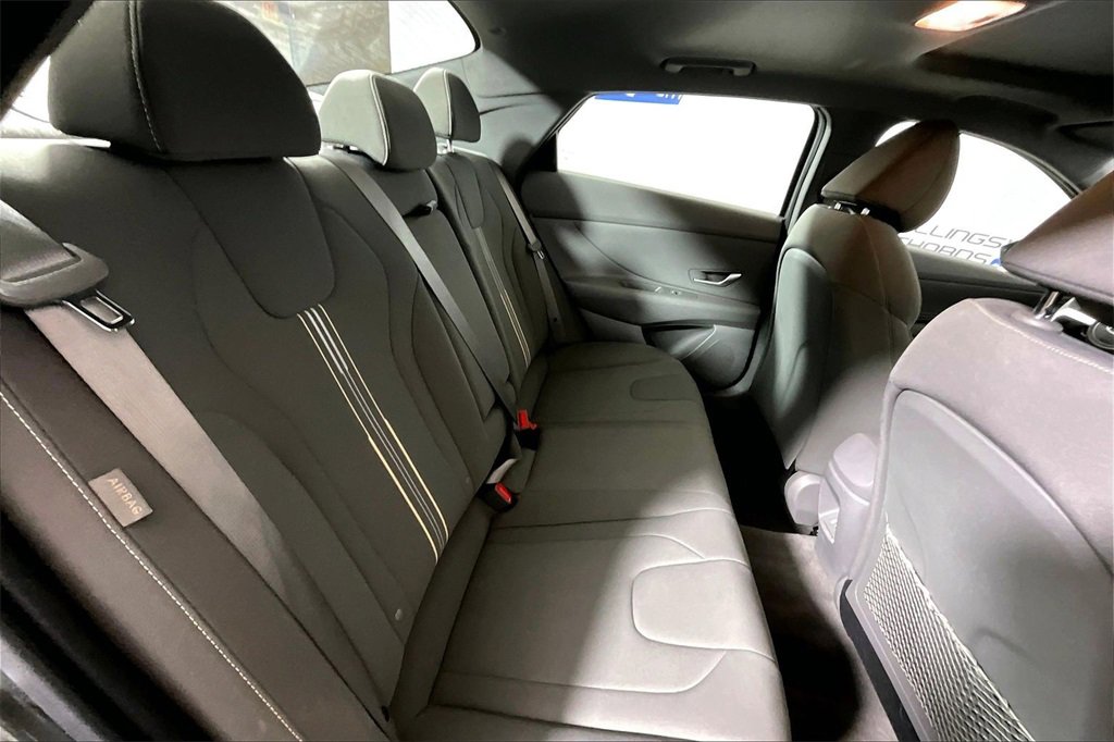 Used 2025 Hyundai Elantra SEL image 22