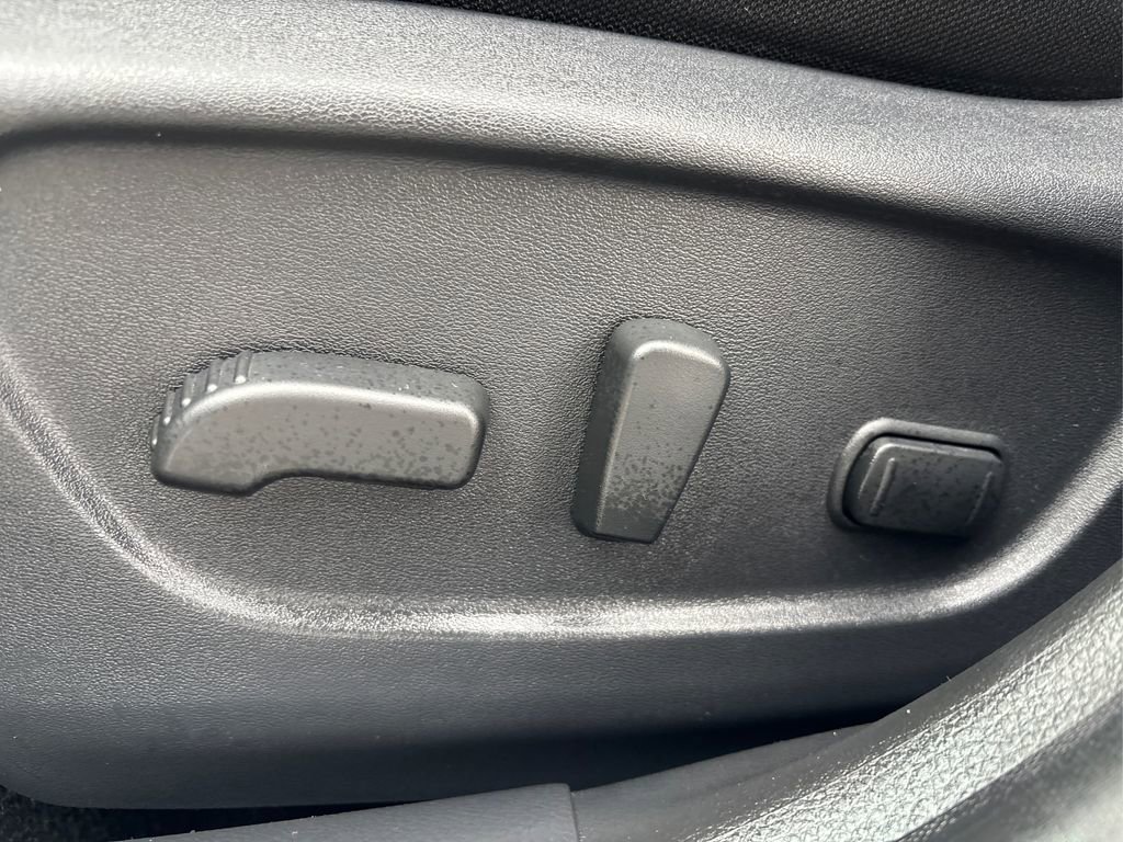 Used 2018 Nissan Rogue SV image 36