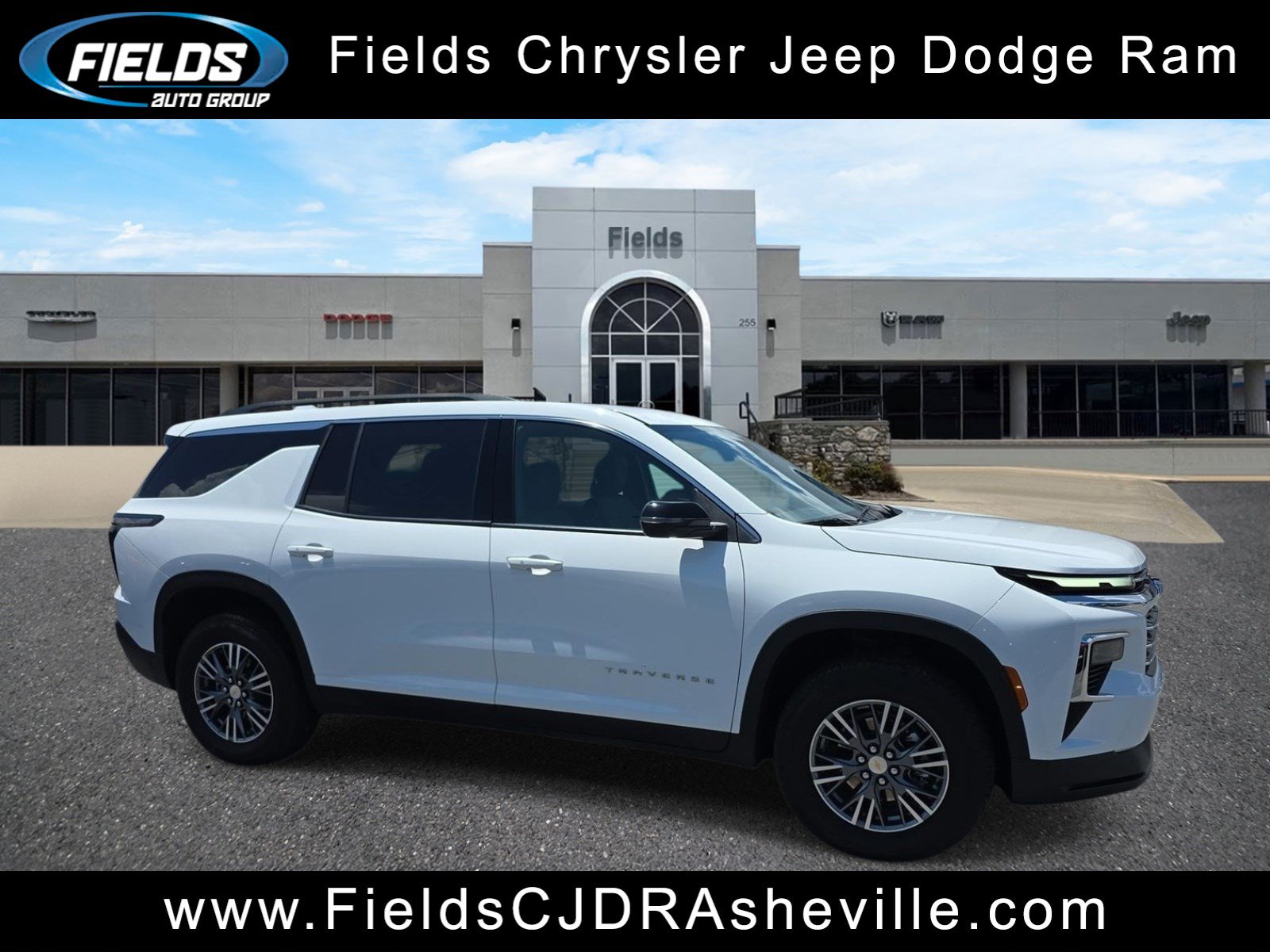 Used 2025 Chevrolet Traverse LT