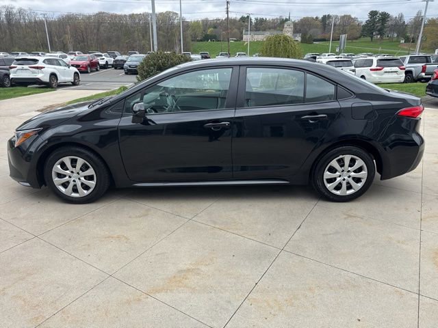 Used 2025 Toyota Corolla LE FWD image 4