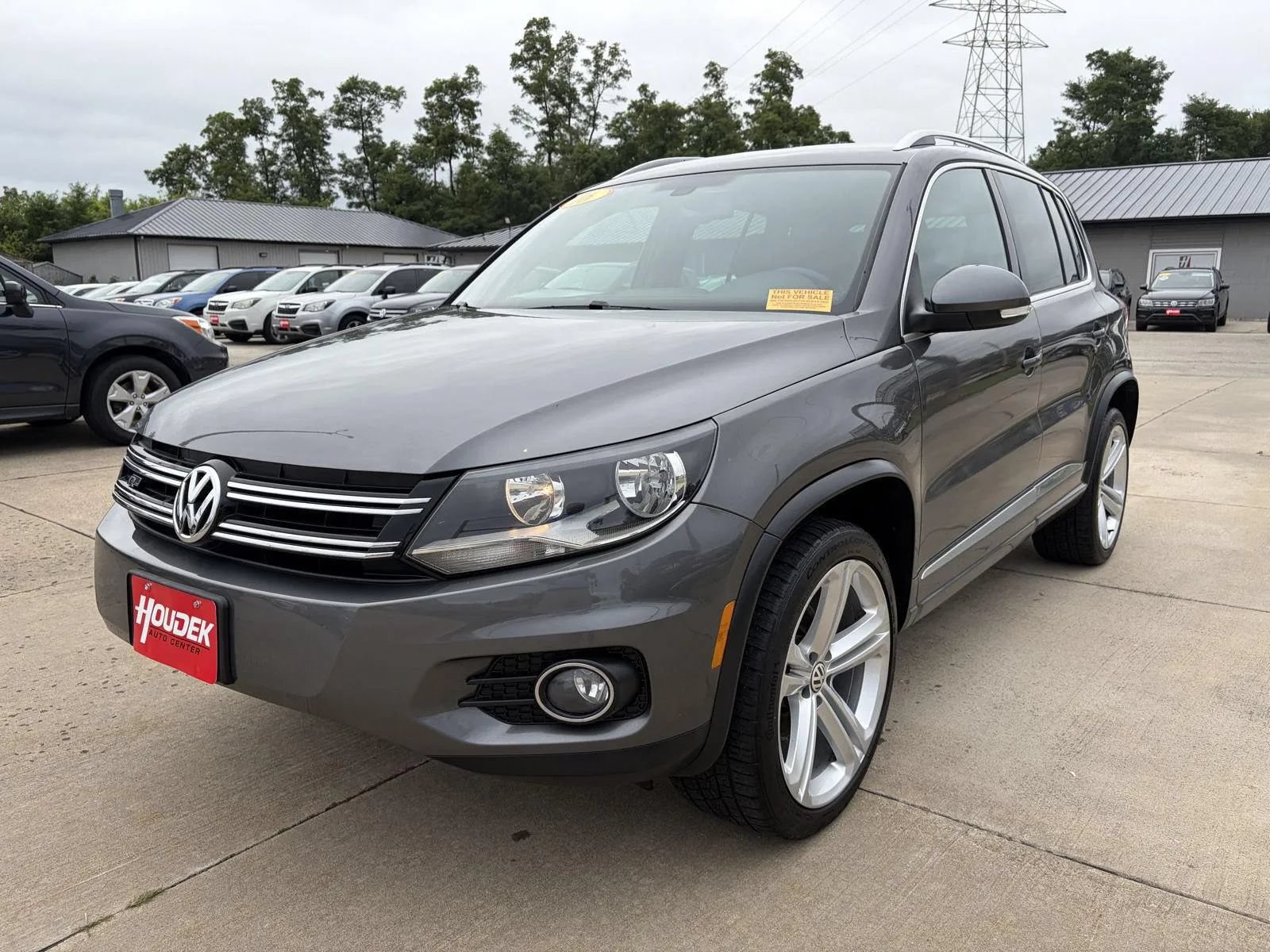 Used 2016 Volkswagen Tiguan R-Line FWD image 3
