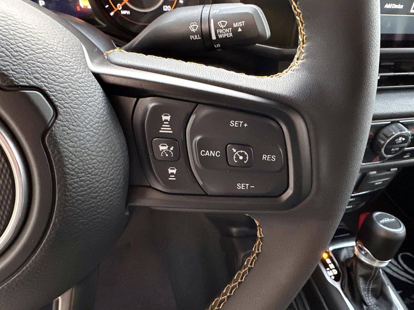 Used 2024 Jeep Gladiator Sport image 18