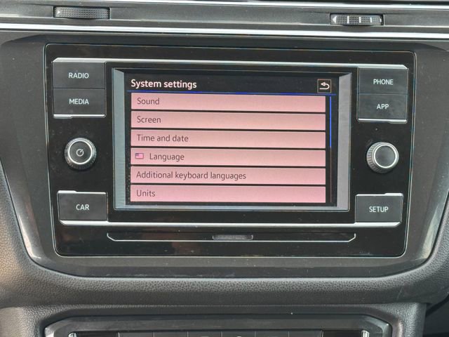 Used 2018 Volkswagen Tiguan S FWD image 19