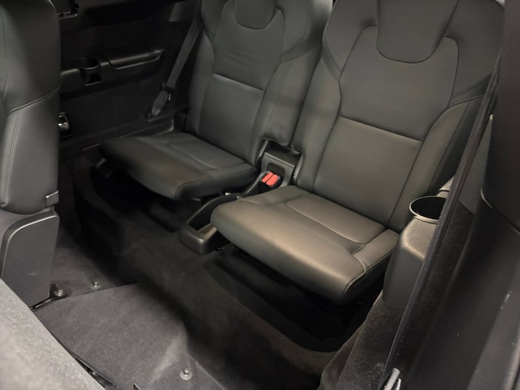 Certified 2025 Volvo XC90 T8 Plus w/ Protection Package Premier AWD/4WD image 15