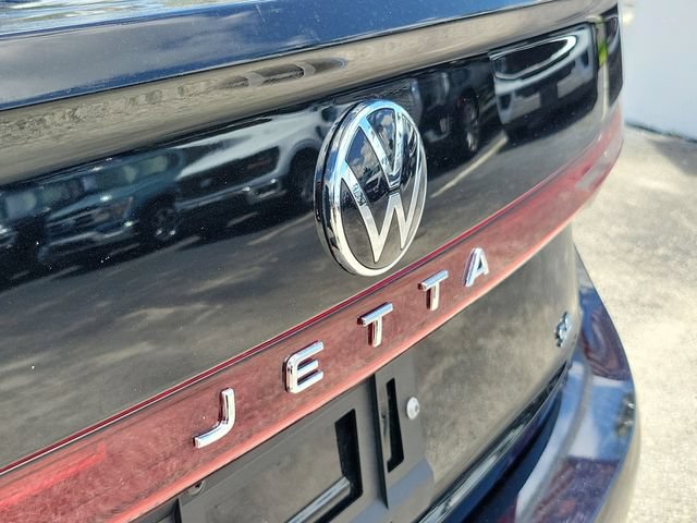 Used 2025 Volkswagen Jetta SE FWD image 5