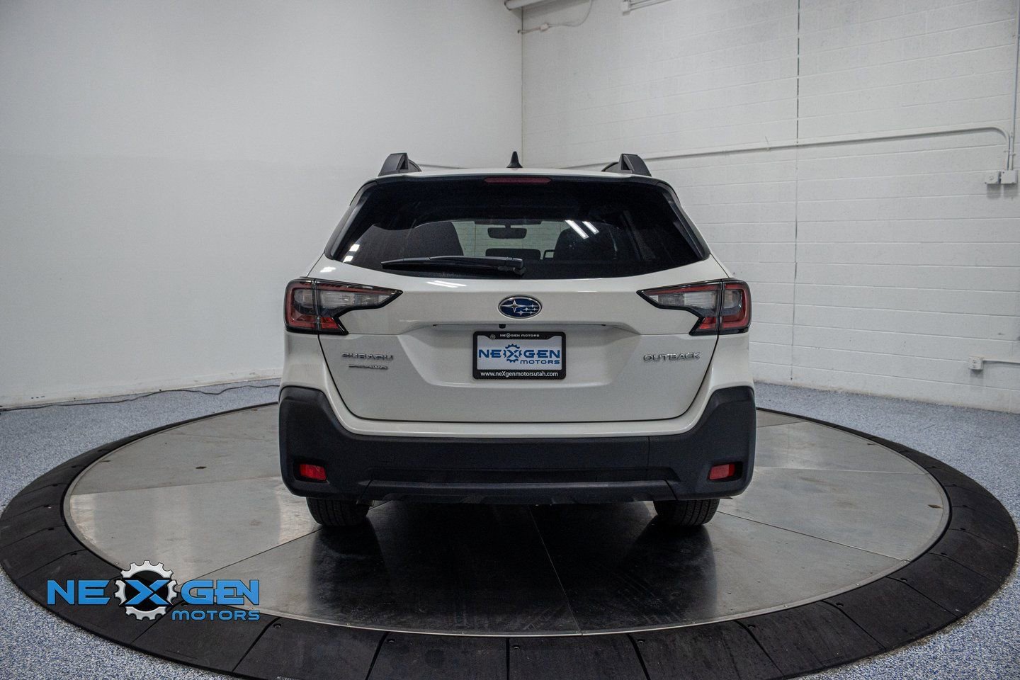 Used 2024 Subaru Outback Premium image 6