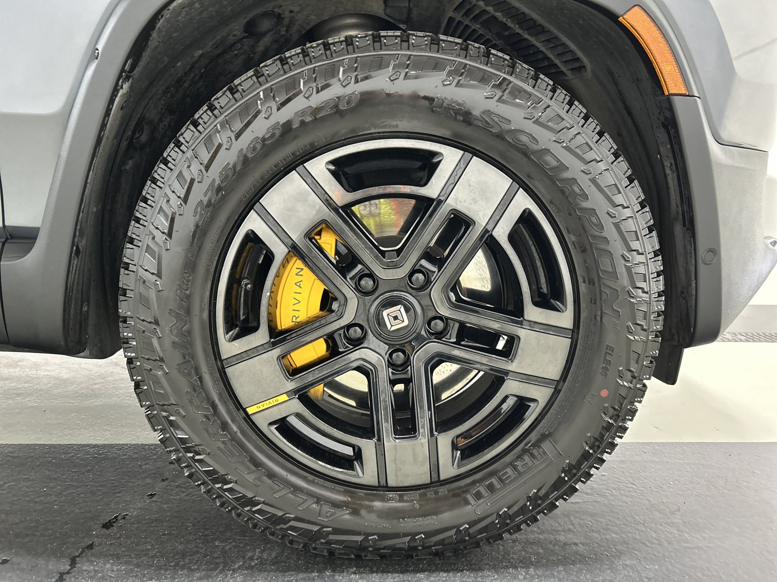 Used 2024 Rivian R1T Adventure AWD/4WD image 11