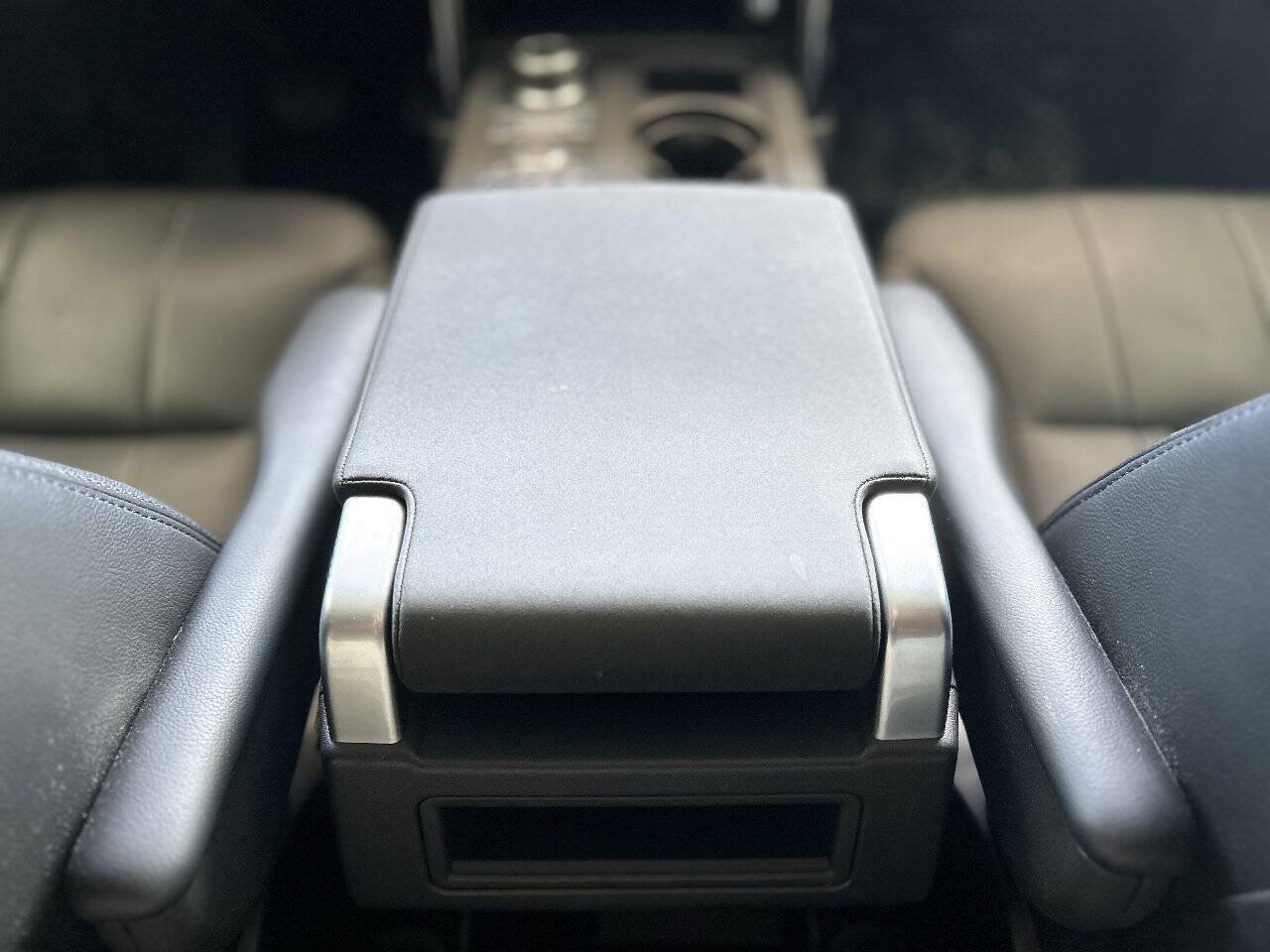 Used 2018 Land Rover Discovery SE AWD/4WD image 70