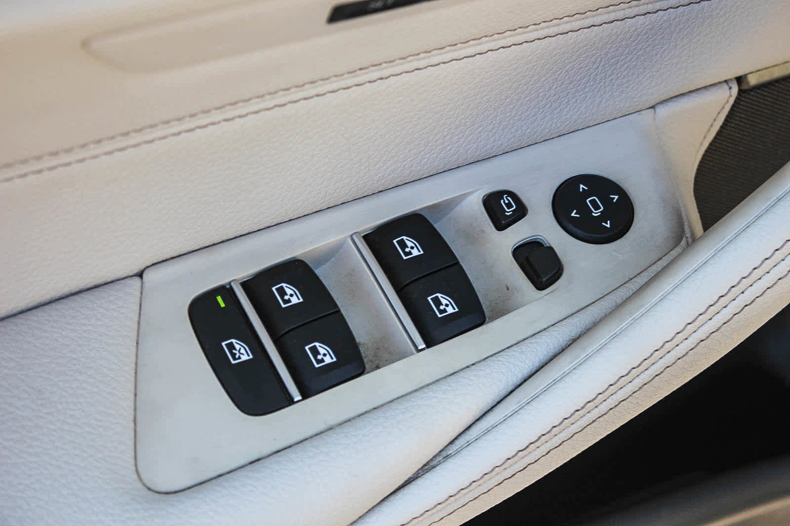 Certified 2023 BMW 530i w/ Premium Package image 20