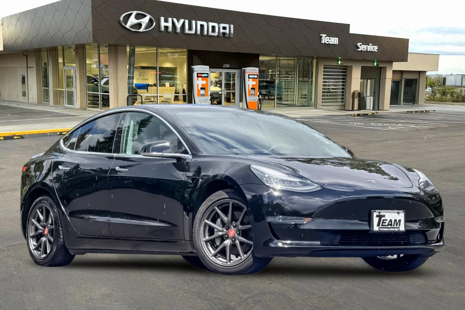 Used 2019 Tesla Model 3 Standard Range RWD image 2
