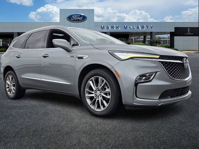 Used 2023 Buick Enclave Avenir w/ Avenir Technology Package AWD/4WD image 7