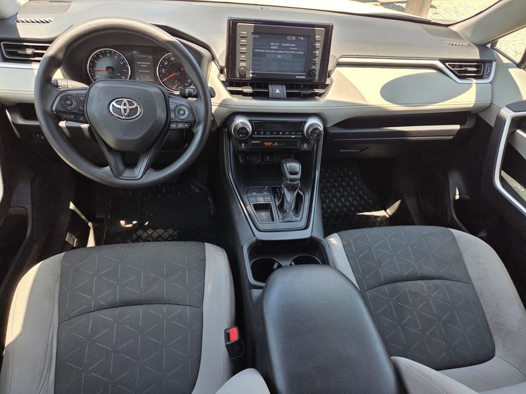 Used 2021 Toyota RAV4 XLE FWD image 8