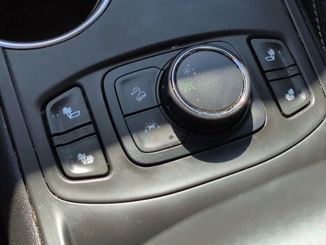 Used 2023 GMC Terrain SLE w/ Driver Convenience Package image 29