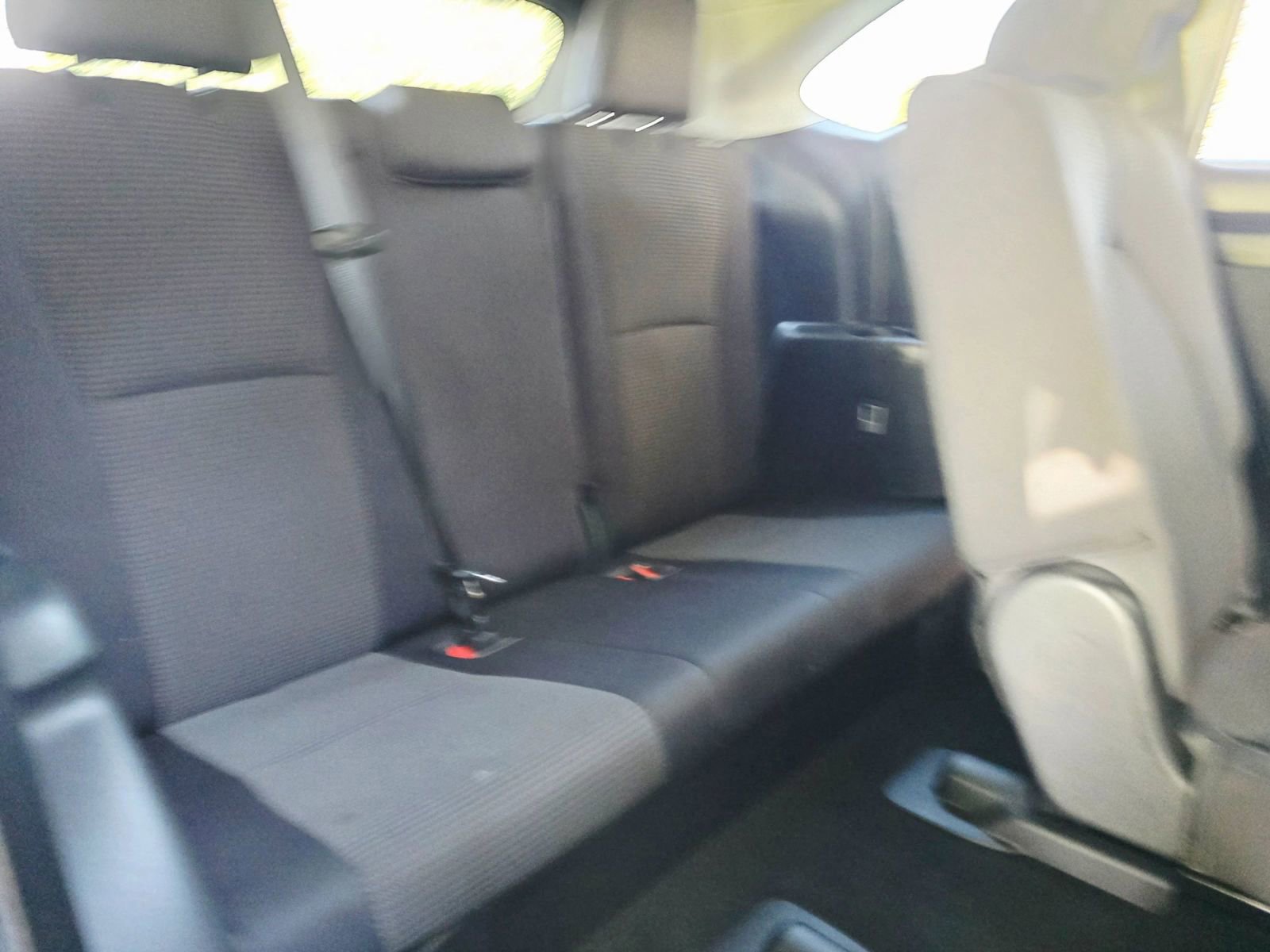 Used 2020 Toyota Highlander LE FWD image 35