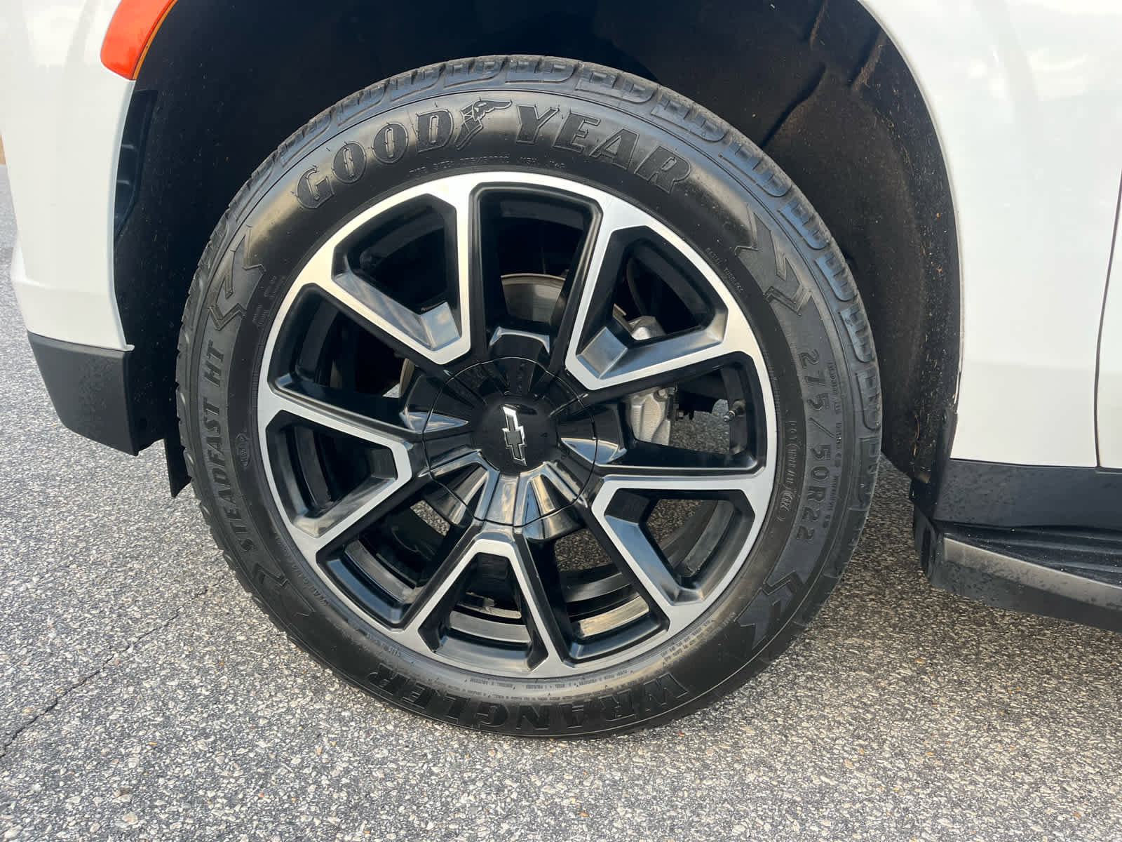 Used 2021 Chevrolet Suburban RST w/ Luxury Package image 38