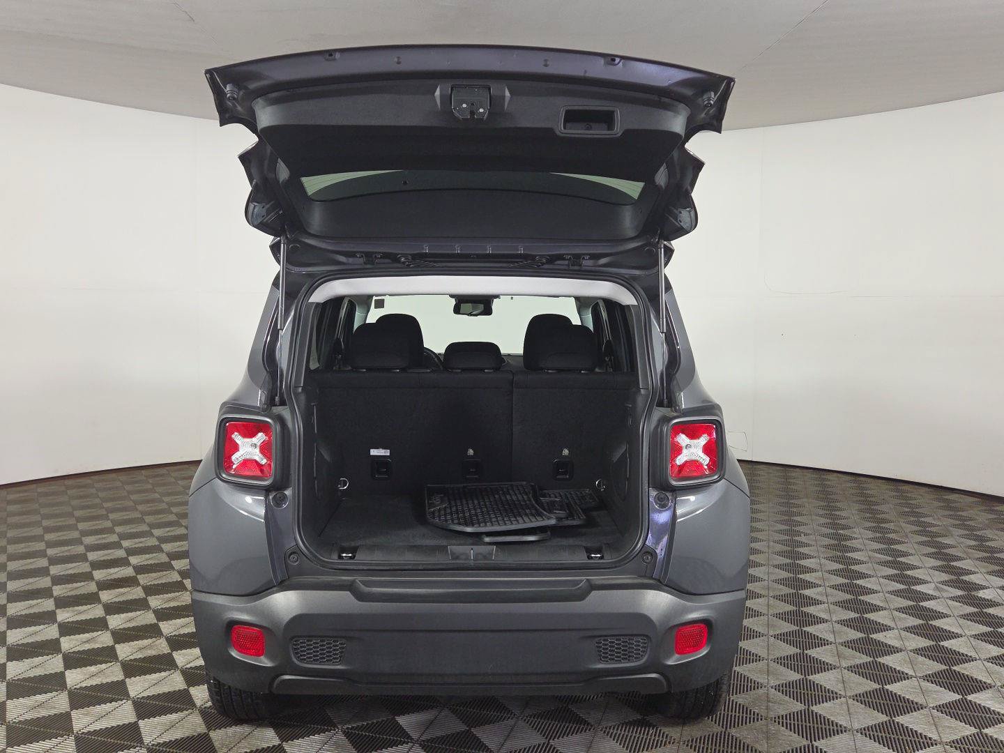Used 2023 Jeep Renegade Latitude w/ Premium Group AWD/4WD image 15