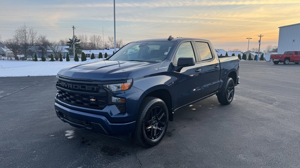 Used 2022 Chevrolet Silverado 1500 Custom image 3