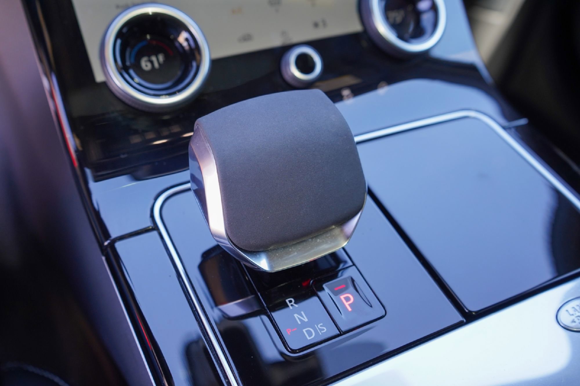 Used 2023 Land Rover Range Rover Velar R-Dynamic S image 14