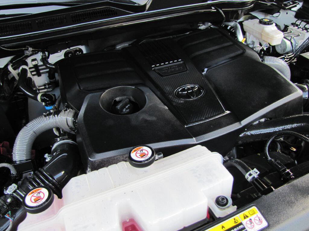 Used 2023 Toyota Tundra SR5 AWD/4WD image 39