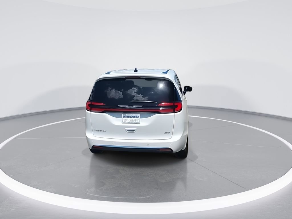 Used 2025 Chrysler Pacifica Select w/ Uconnect Theater Family Group AWD/4WD image 7