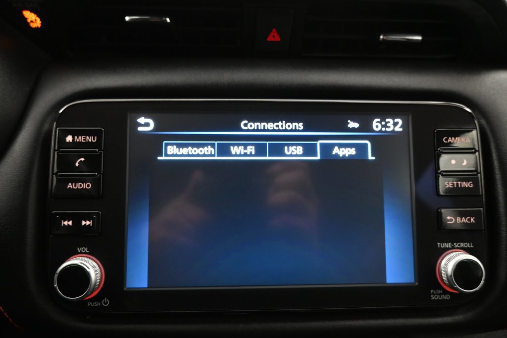 Used 2023 Nissan Kicks SR w/ SR Premium Package FWD image 9