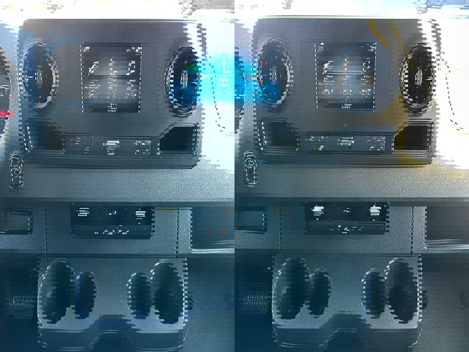 Used 2024 Mercedes-Benz Sprinter 2500 image 27