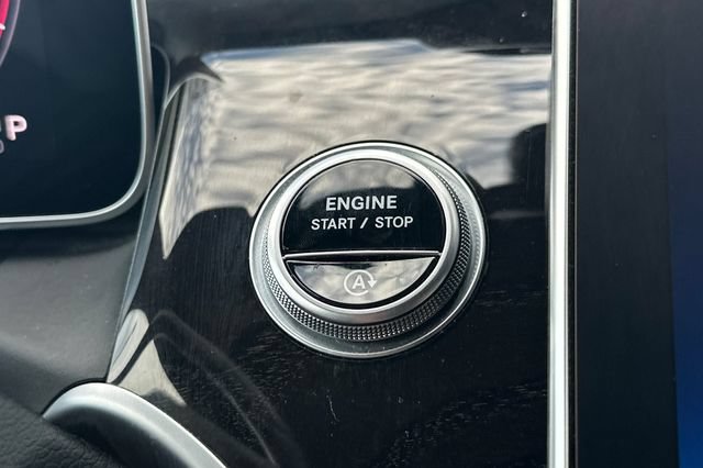 Used 2024 Mercedes-Benz GLC 300 image 25