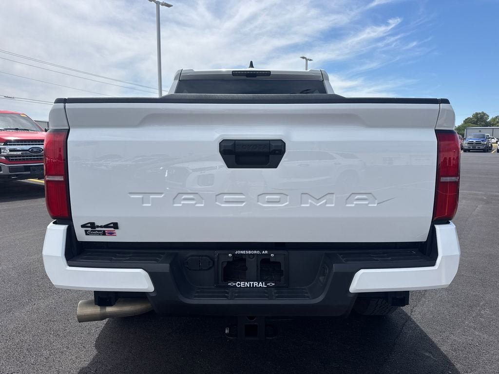 Used 2024 Toyota Tacoma TRD Off-Road AWD/4WD image 5
