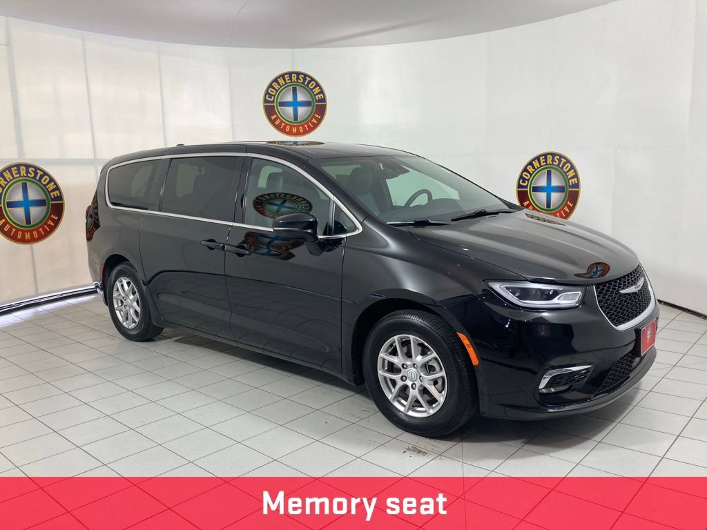 Used 2025 Chrysler Pacifica Select FWD image 20