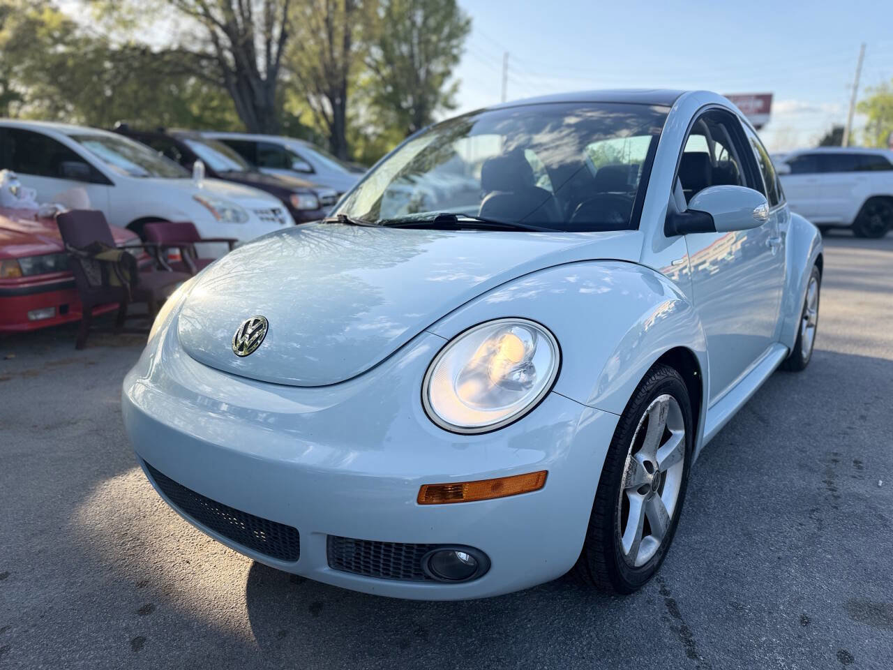 Used 2010 Volkswagen Beetle Coupe image 1