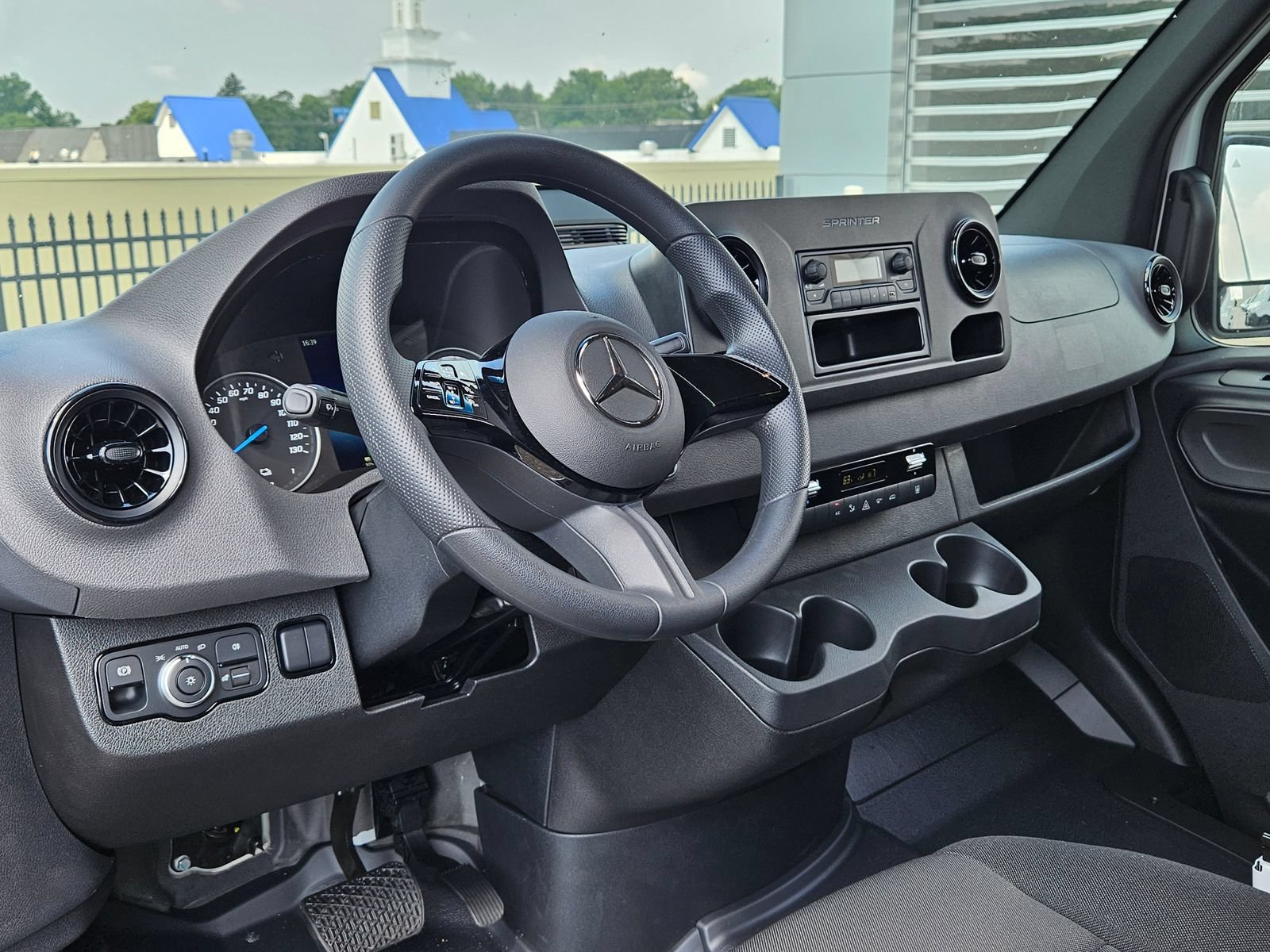 New 2025 Mercedes-Benz eSprinter 170 Cargo image 16