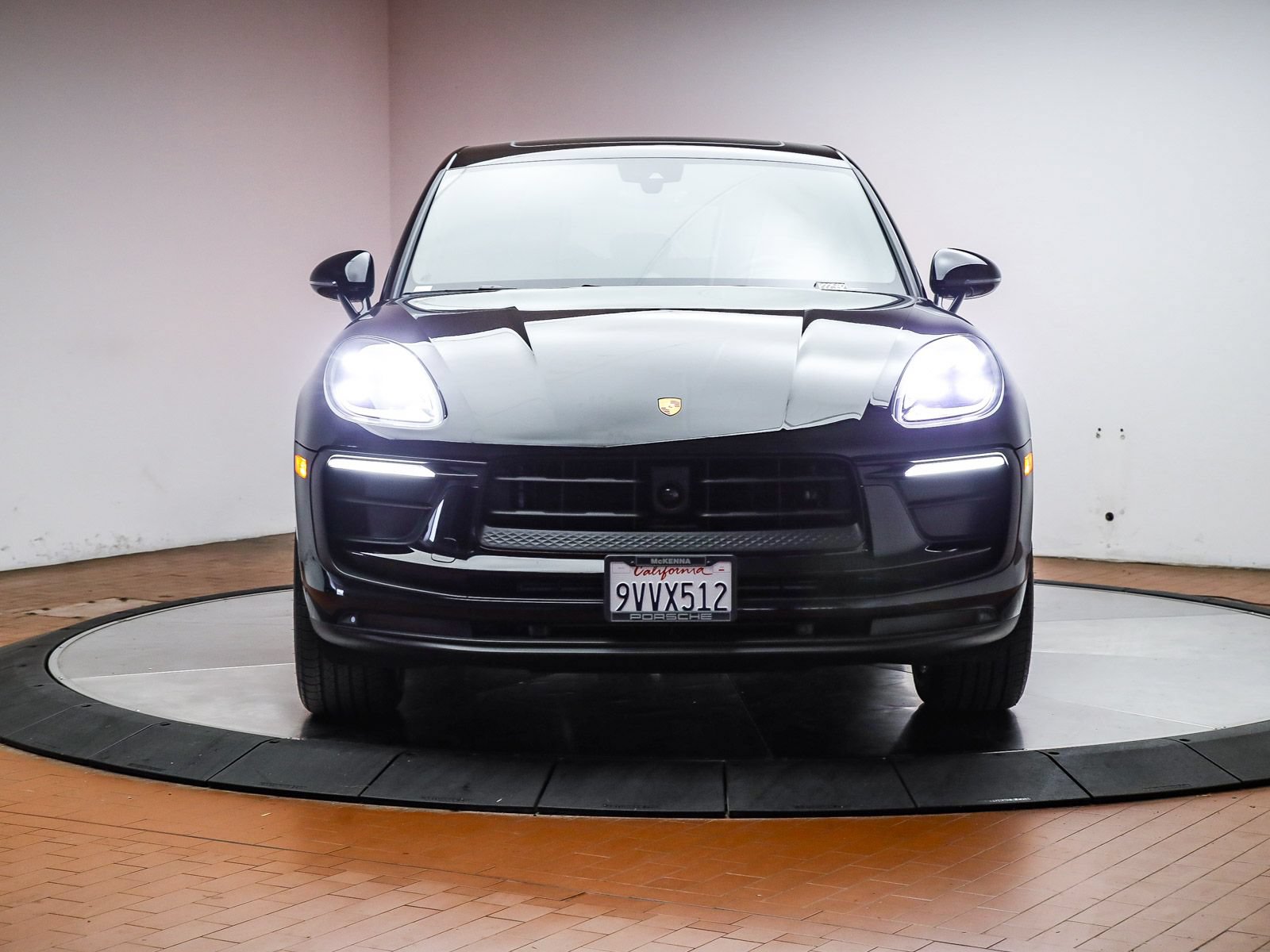Certified 2026 Porsche Macan AWD/4WD image 28